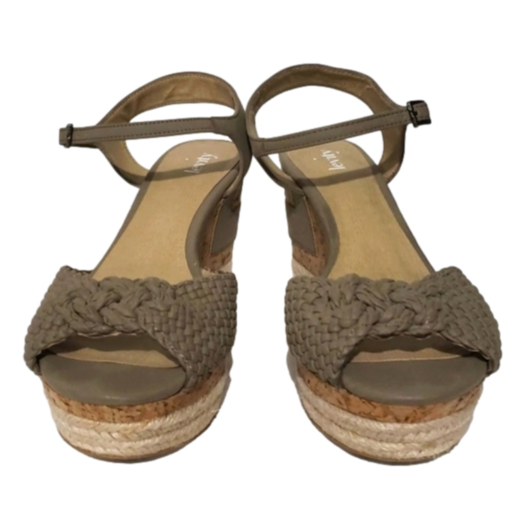Levity Taupe Wedge Espadrill Sandals Size 7.5